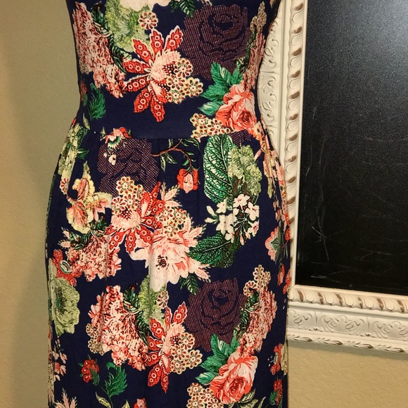 NWOT Floral  Maxi Dress - Picture 3 of 6